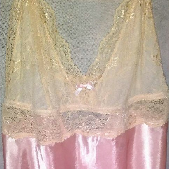 Gilligan & O'Malley Other - SOFT PRETTY BABYDOLL GOWN